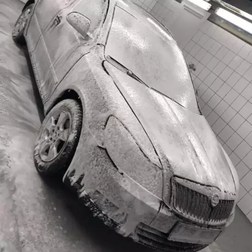 Mytí motorů aut